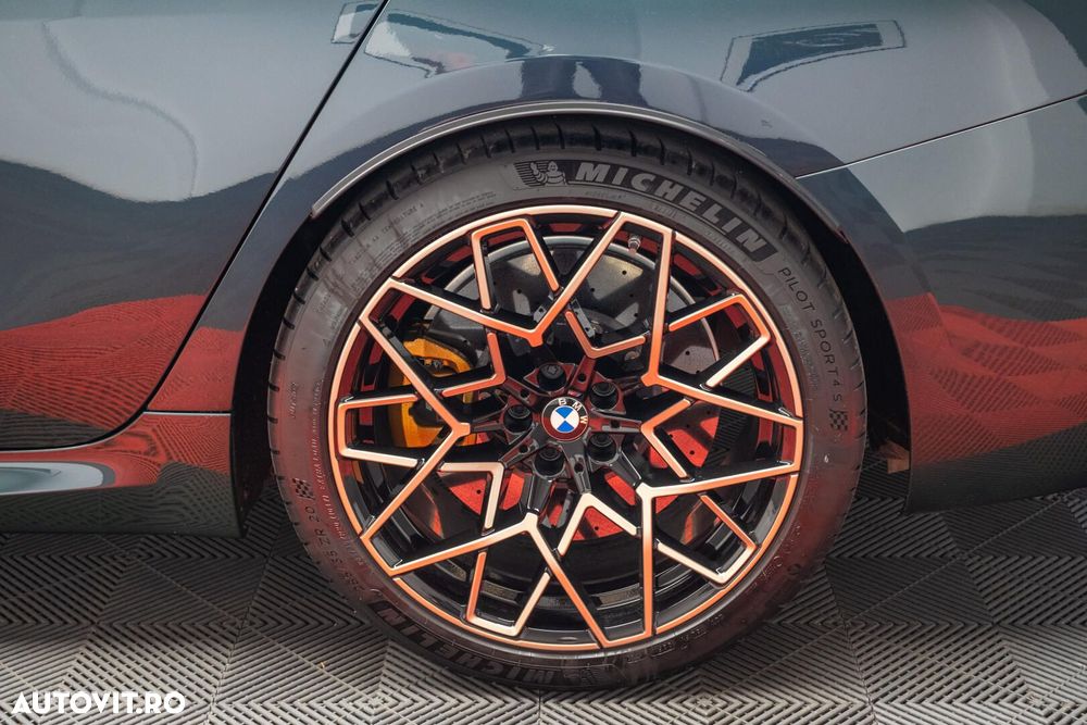 BMW M8 - 38