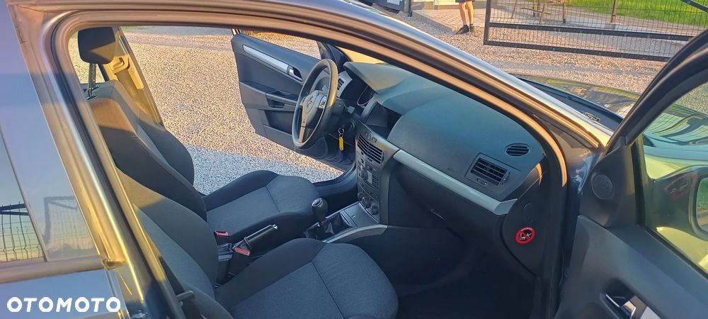 Opel Astra 1.4 Club - 21
