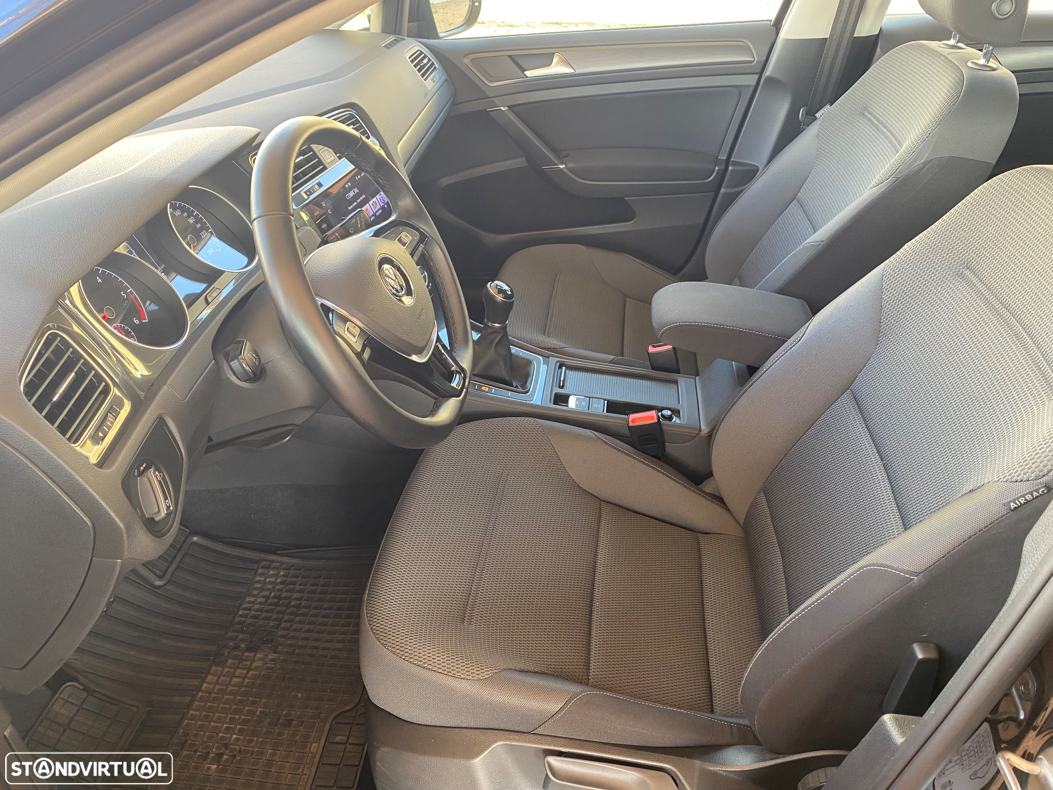 VW Golf 1.6 TDI R-Line - 10
