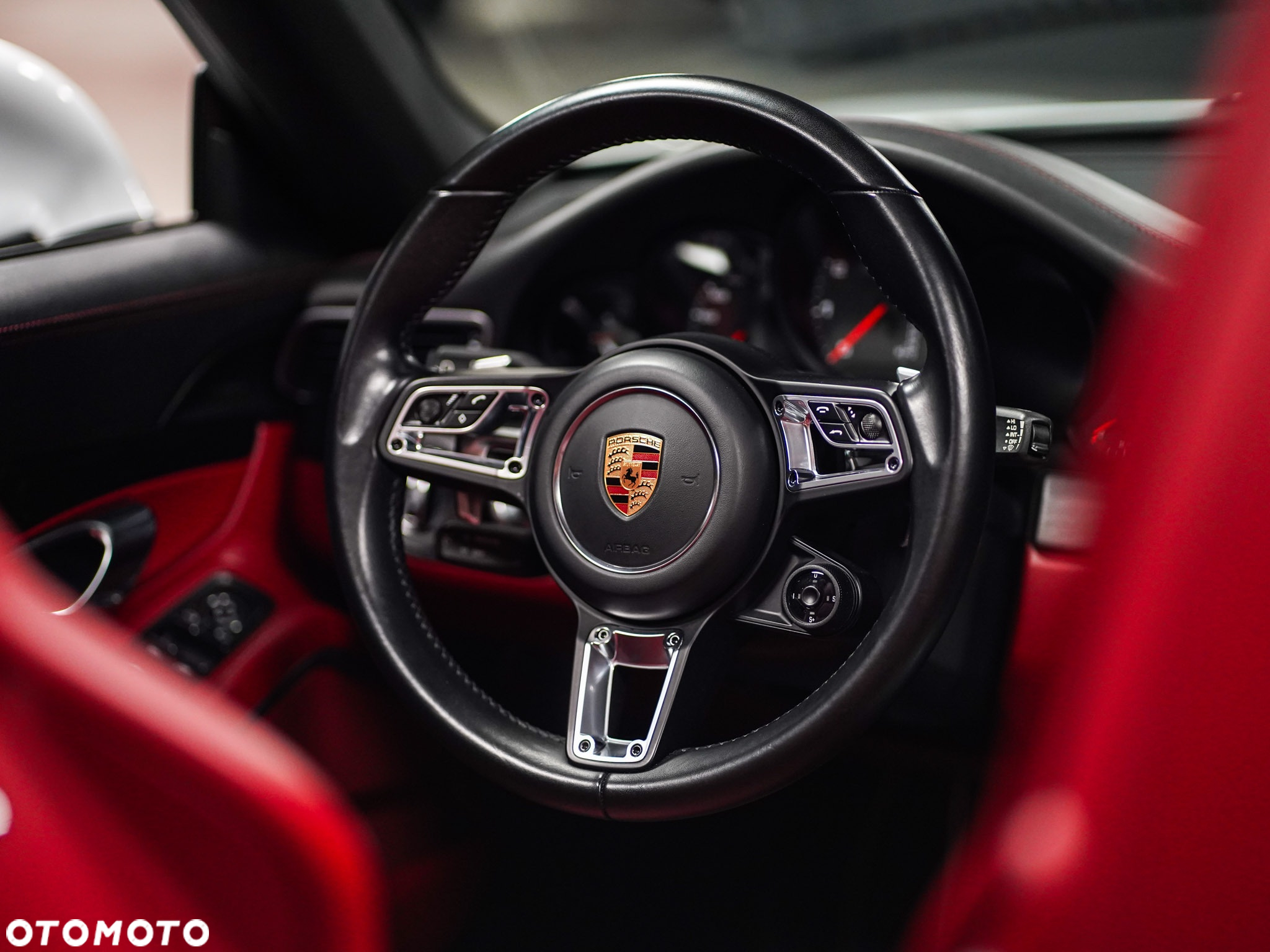 Porsche 911 Carrera 4 GTS PDK Cabrio - 17