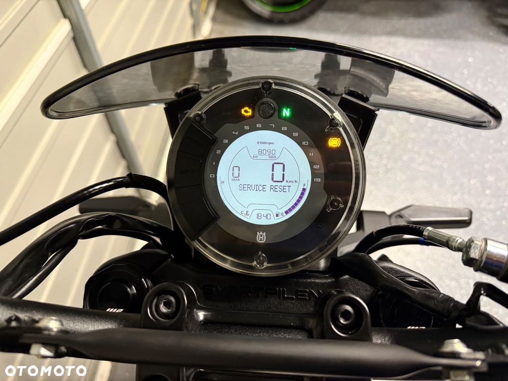 Husqvarna Svartpilen - 10