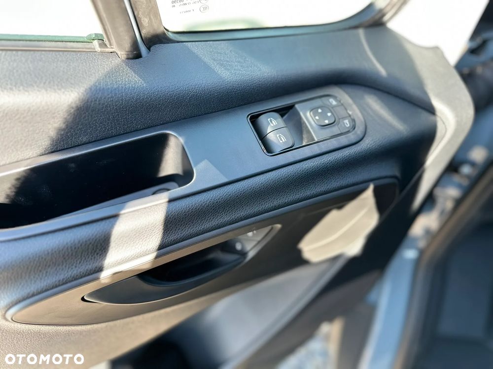 Mercedes-Benz Sprinter - 10