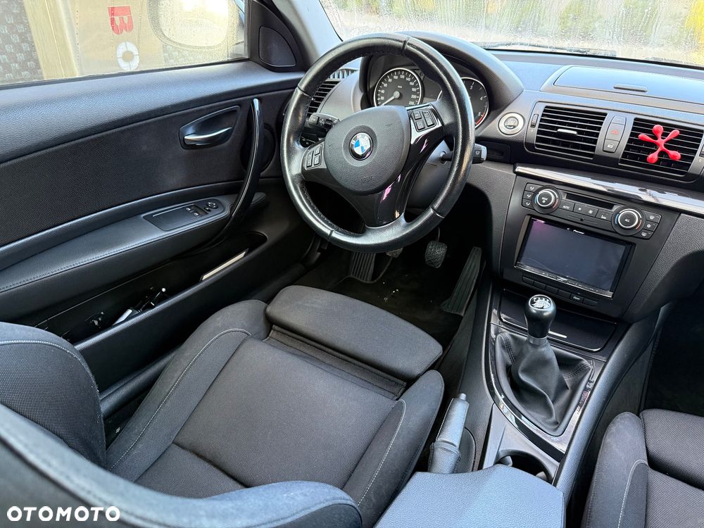BMW Seria 1 118d - 22