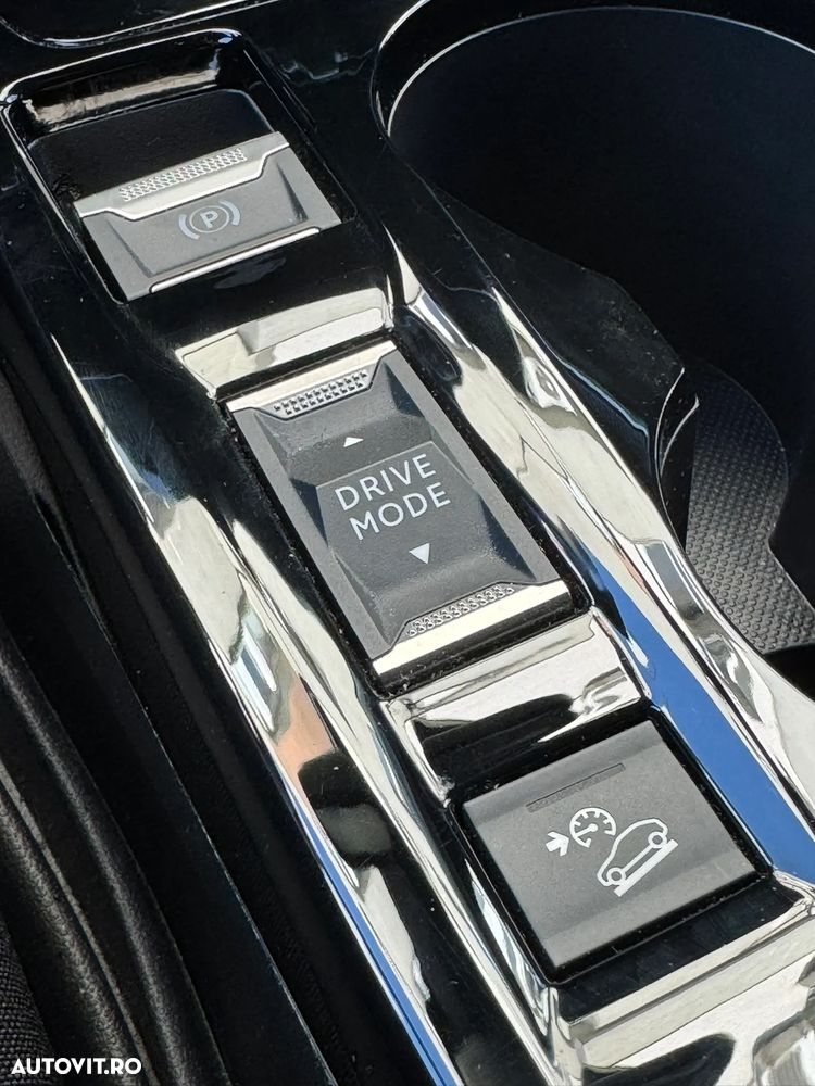 Peugeot 2008 1.2 L PureTech STT EAT8 Allure - 14