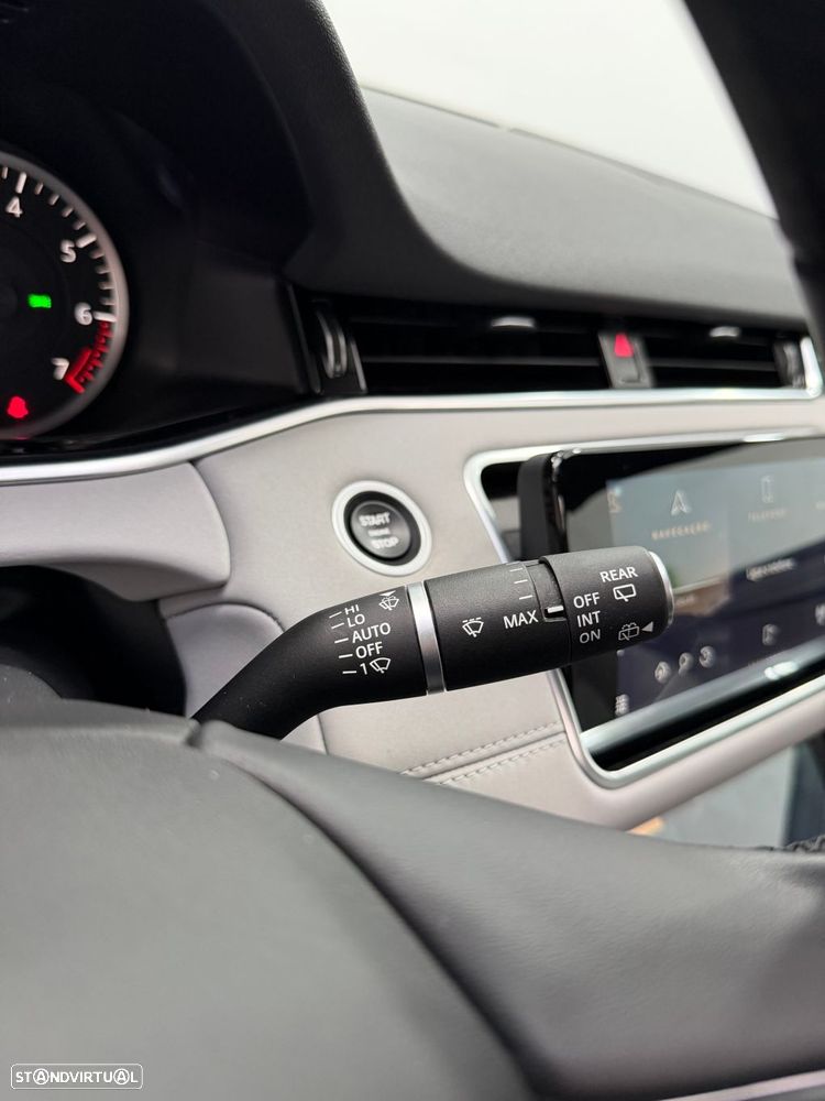 Land Rover Range Rover Evoque P300e R-Dynamic HSE - 16