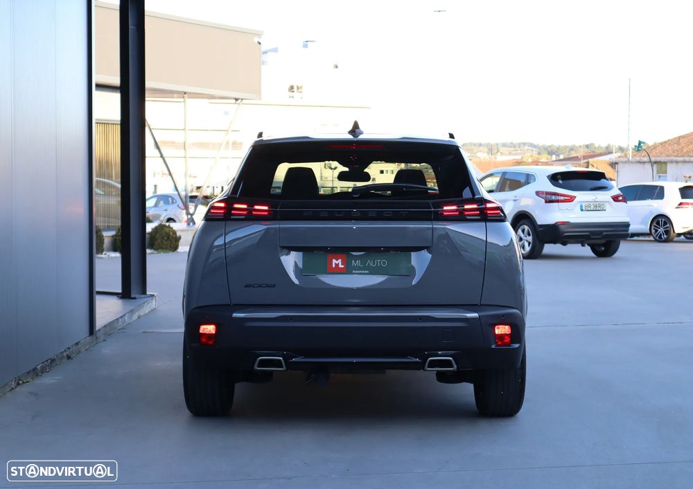 Peugeot 2008 PureTech 130 EAT8 Allure - 4