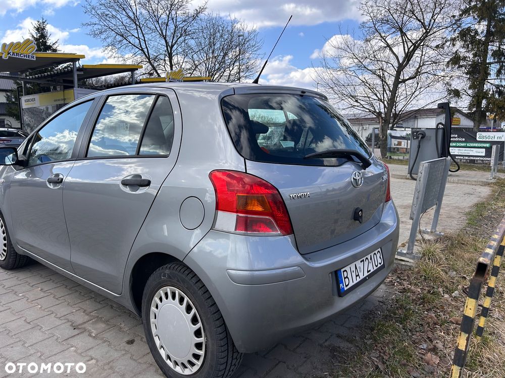 Toyota Yaris 1.0 Luna - 4