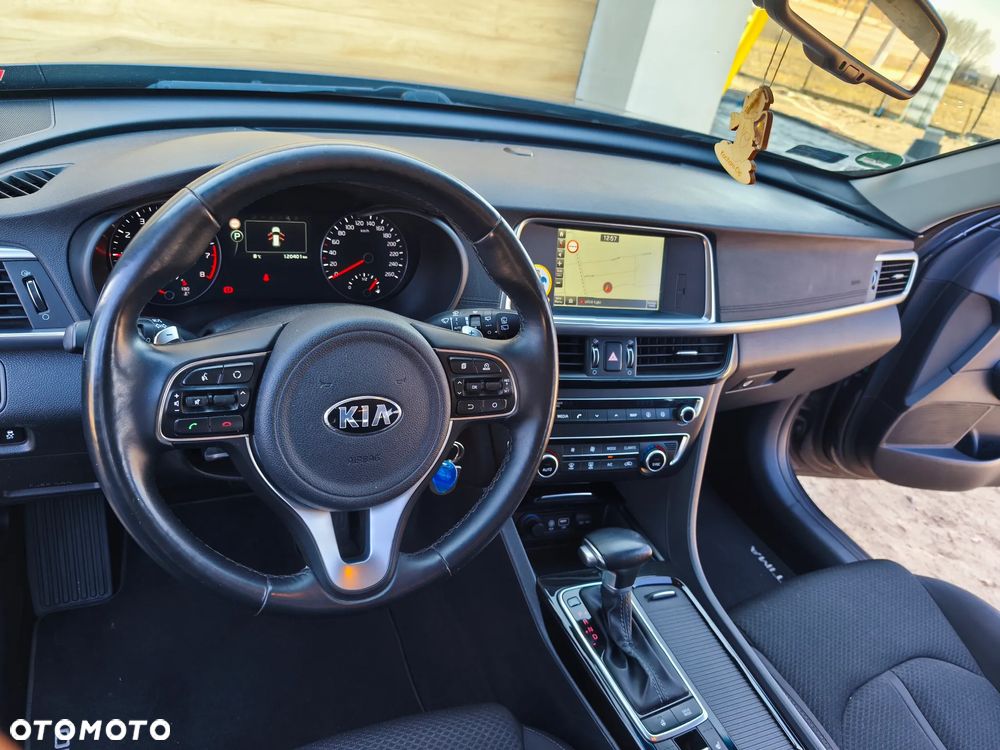 Kia Optima 2.0 L - 9