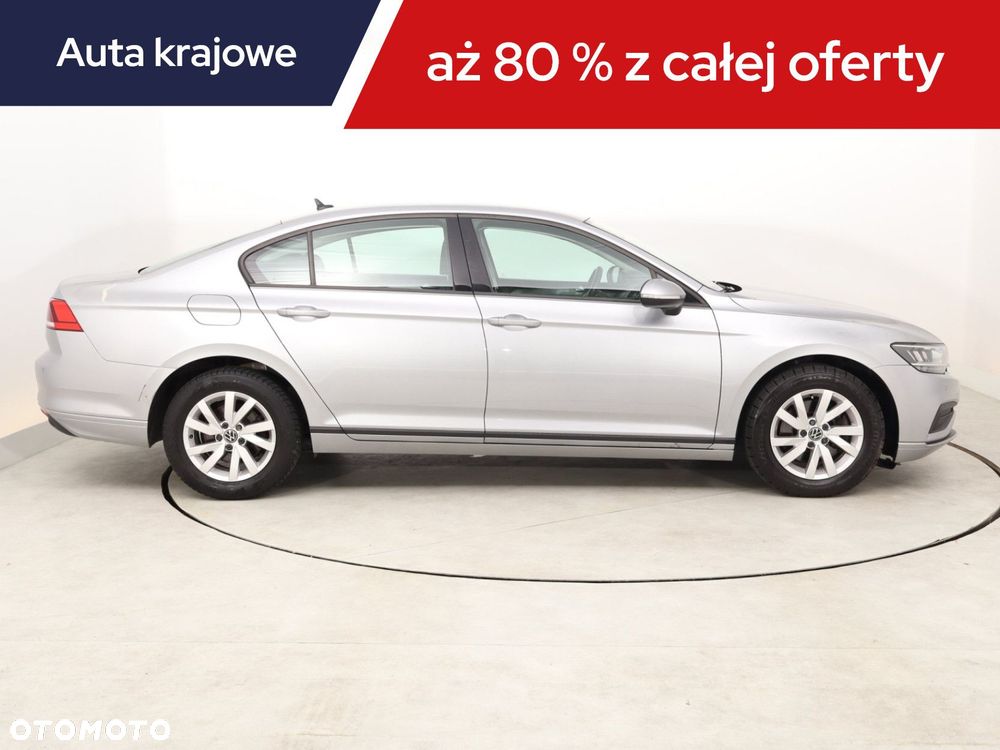 Volkswagen Passat - 8