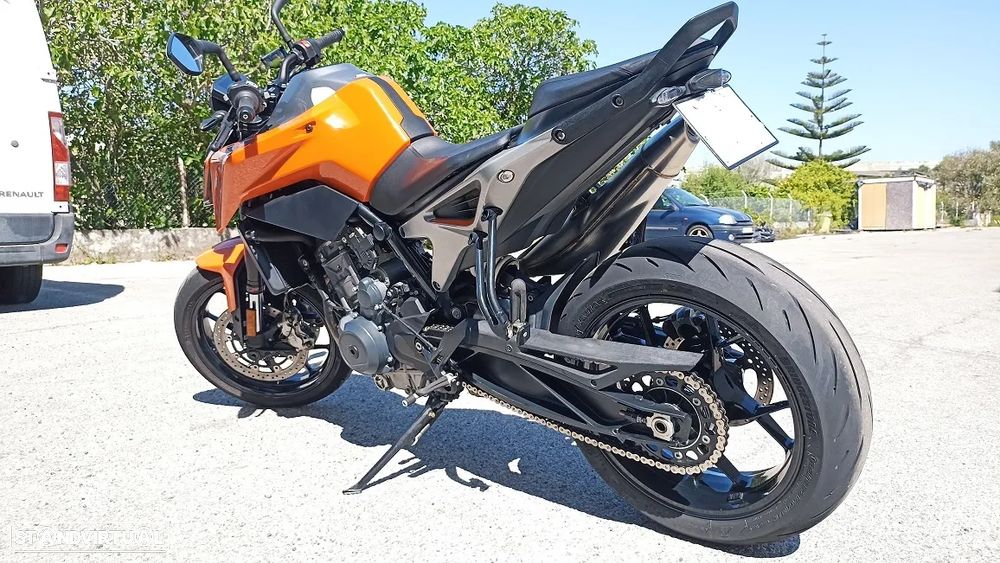 KTM Duke 790 - 4