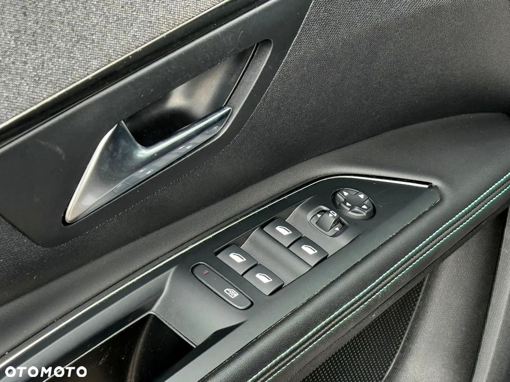 Peugeot 5008 1.5 BlueHDi Allure S&S EAT8 - 22