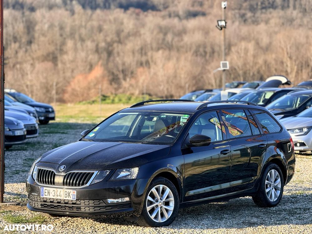 Skoda Octavia Combi 1.6 TDI DSG Premium Edition - 1