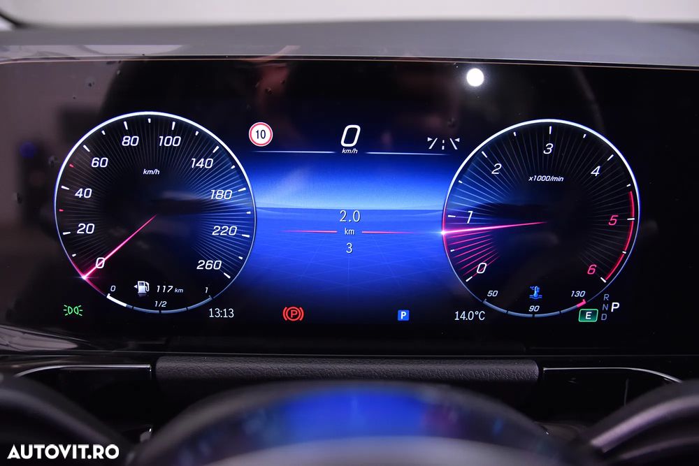 Mercedes-Benz GLA - 11