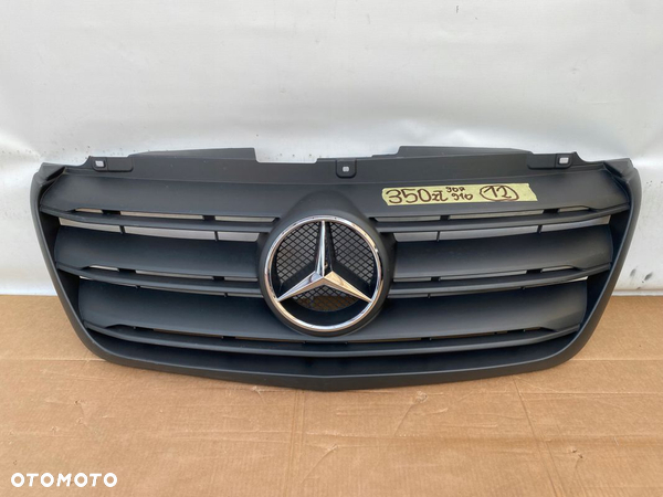 MERCEDES SPRINTER 907 910 16- ATRAPA PLASTIK GRILL Z EMBLEMATEM Oryginał