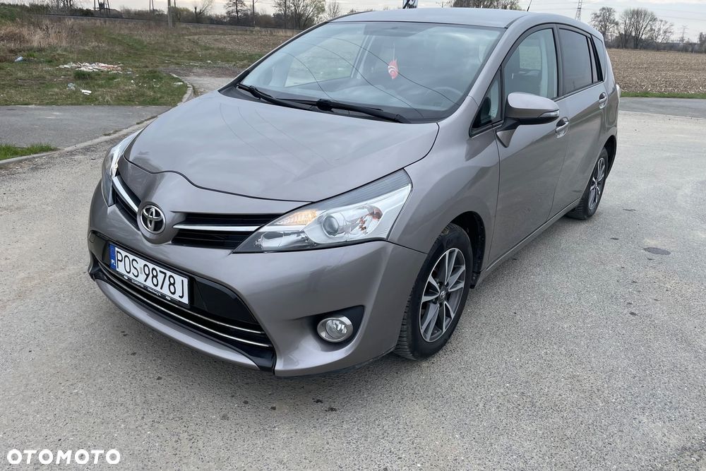 Toyota Verso 1.6 D-4D Premium - 1