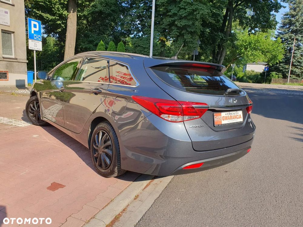 Hyundai i40 Kombi blue 1.6 Trend - 21
