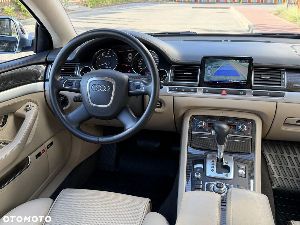 Audi S8 - 8
