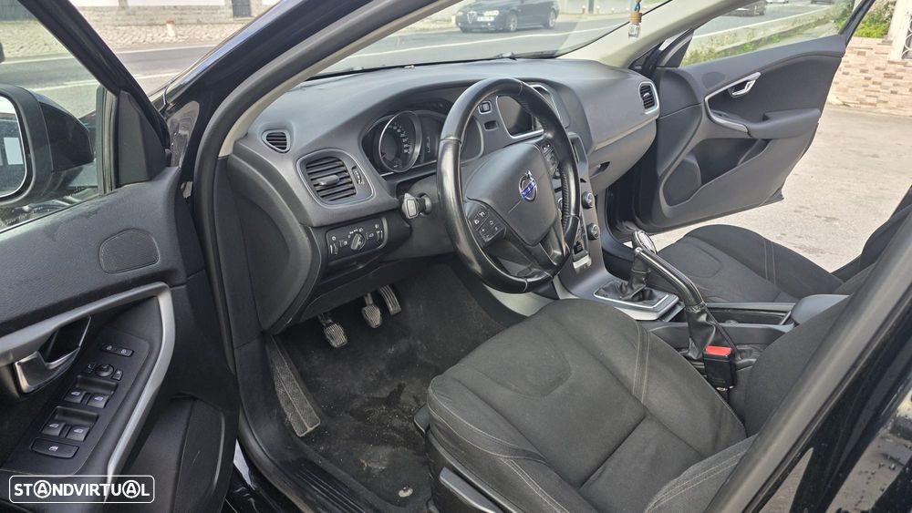Volvo V40 D2 - 4