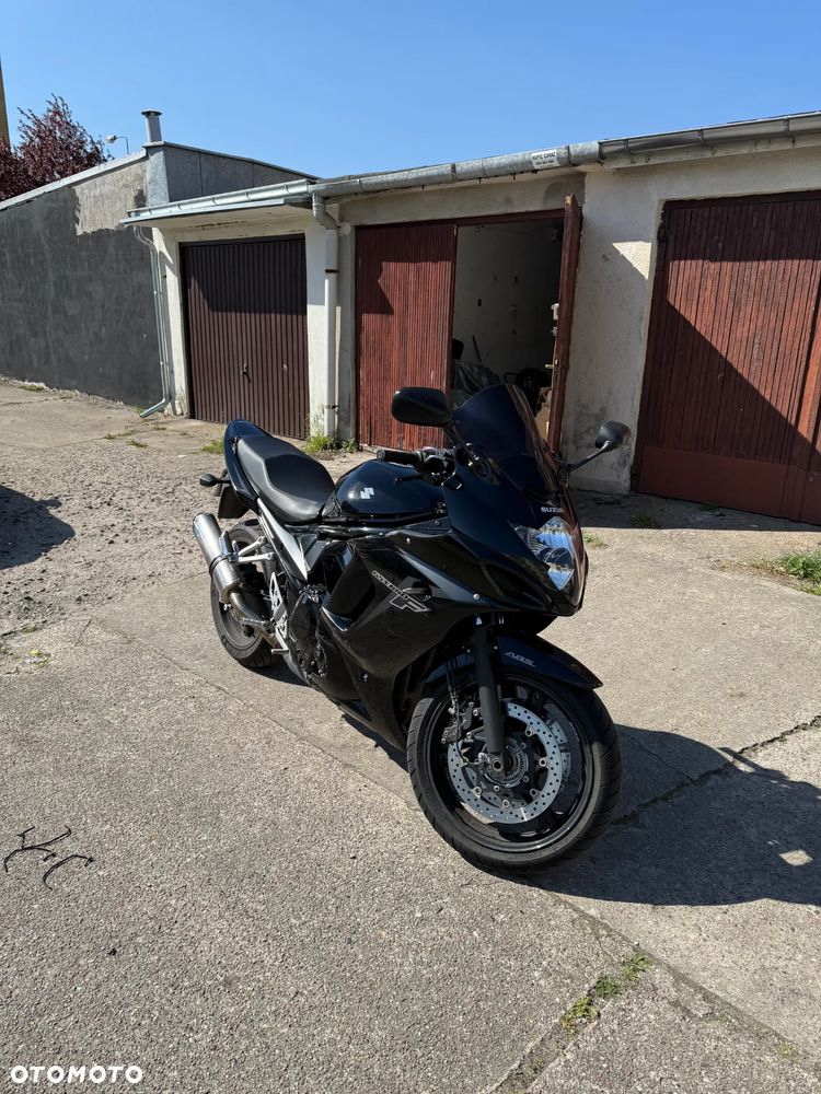 Suzuki GSX - 11