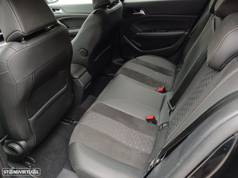 Peugeot 308 1.2 PureTech S&S Road Trip EAT8 - 27