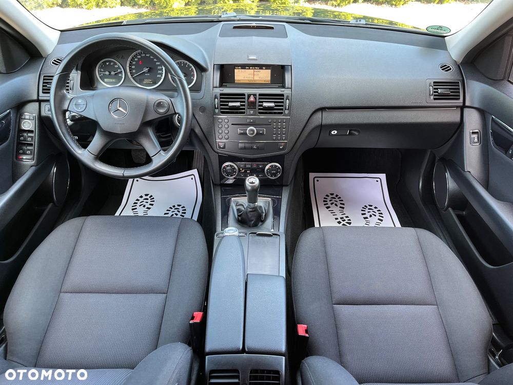 Mercedes-Benz Klasa C 180 Kompressor BlueEFFICIENCY - 29