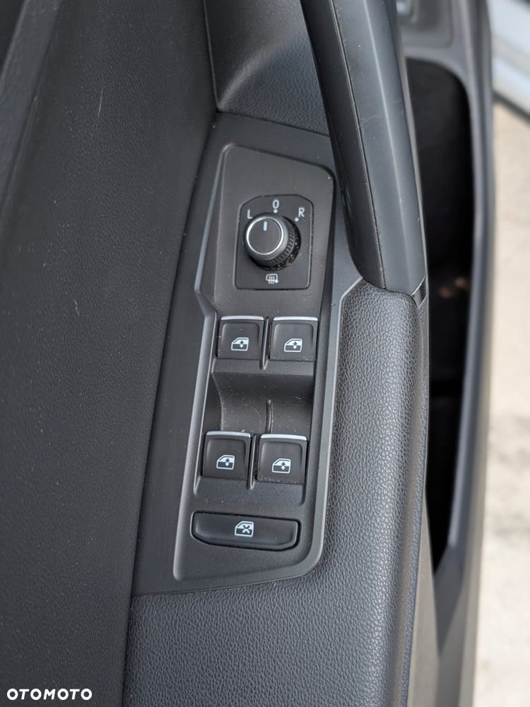 Volkswagen Tiguan - 11