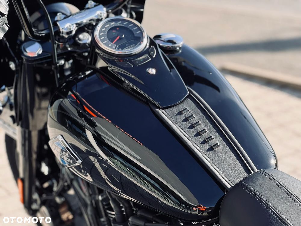 Harley-Davidson Softail Heritage Classic - 14