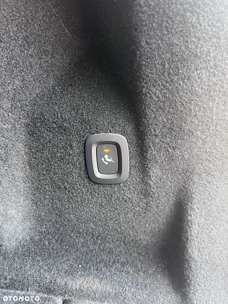 Volvo XC 60 D4 R-Design - 8