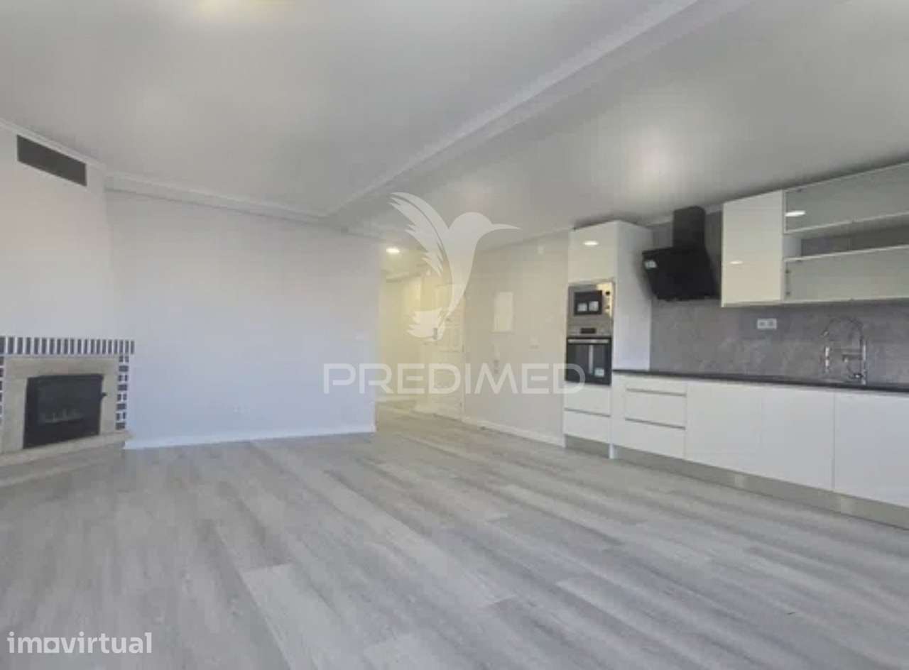 T4 TOTALMENTE REMODELADO NA AMORA | 120 m² | 4 QUARTOS | 2 CASAS DE... - Grande imagem: 4/31