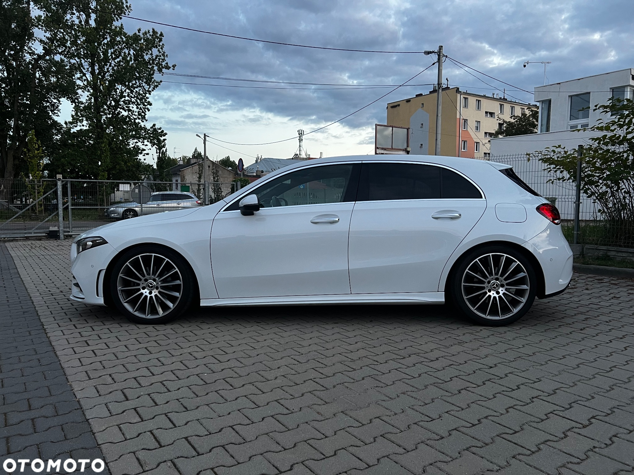 Mercedes-Benz Klasa A 200 AMG Line 7G-DCT - 4