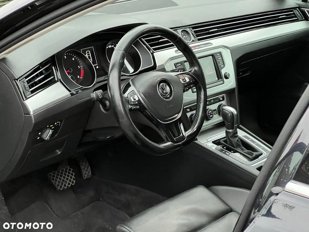 Volkswagen Passat 1.6 TDI SCR DSG - 13