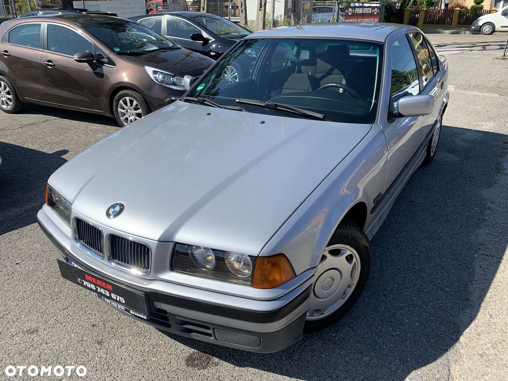BMW Seria 3 318i - 21