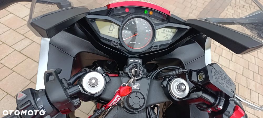Honda VFR - 14