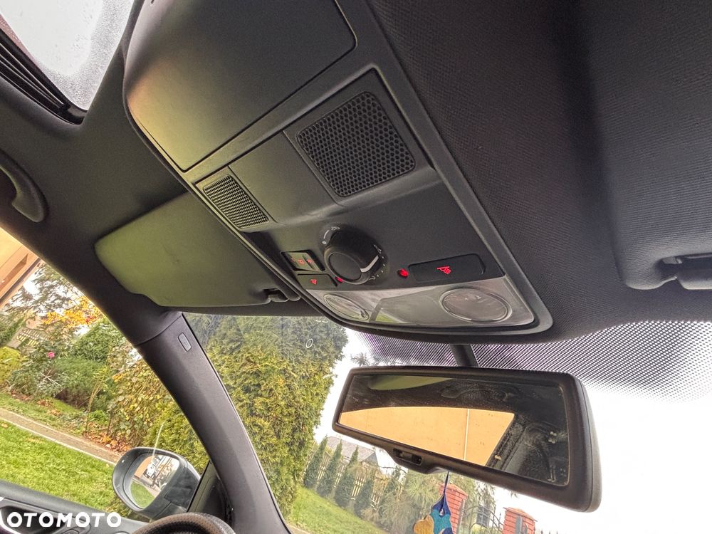 Volkswagen Golf VI 2.0 TSI GTI - 28