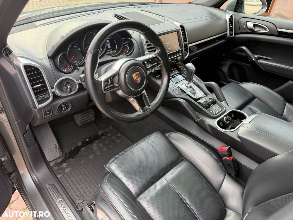 Porsche Cayenne Platinum Edition - 32
