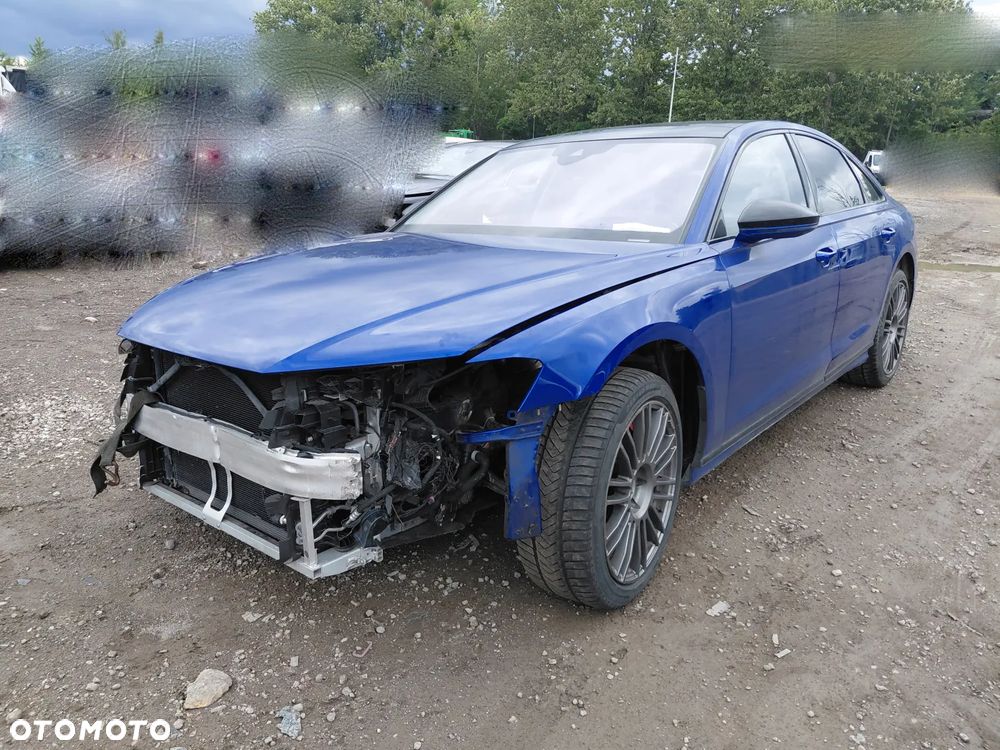 Audi S8 - 2
