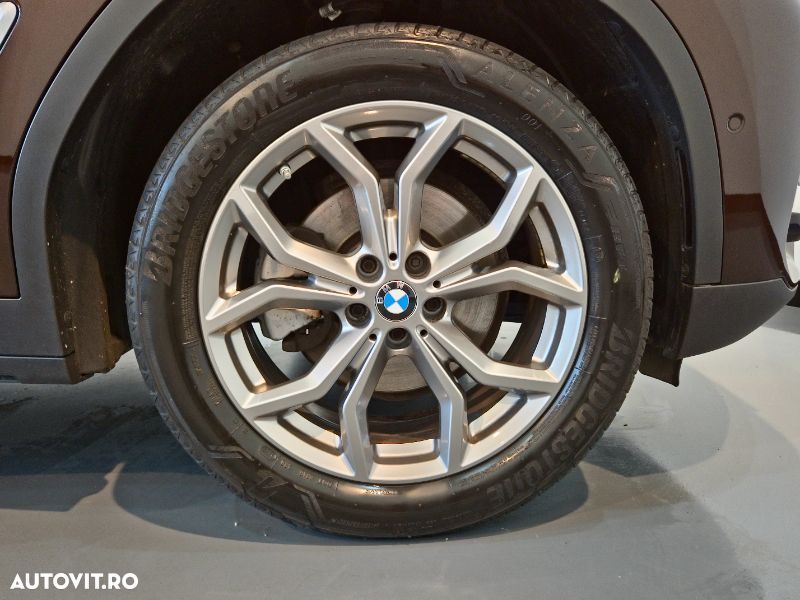 BMW X3 xDrive20i AT Luxury Line - 7
