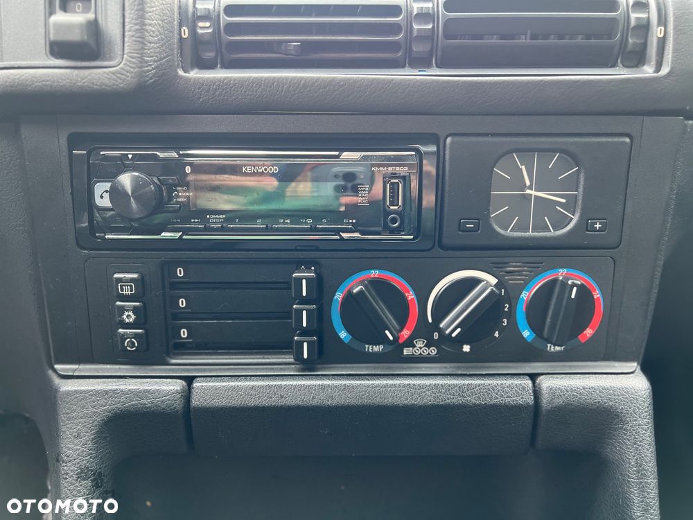 BMW Seria 5 520i - 23
