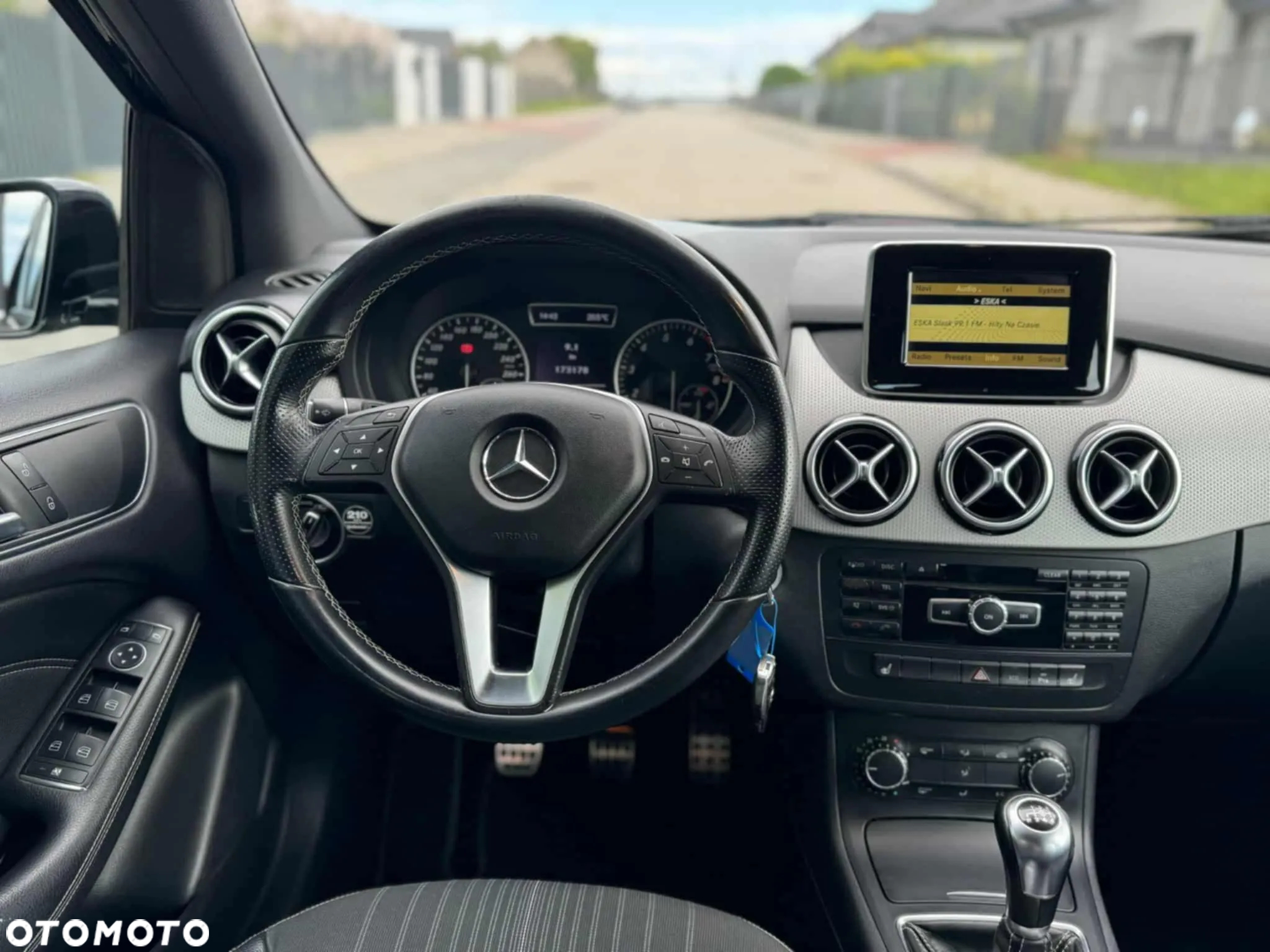 Mercedes-Benz Klasa B 180 BlueEFFICIENCY Edition Style - 27