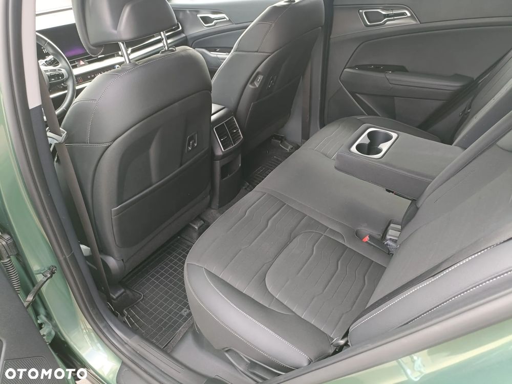Kia Sportage 1.6 T-GDI HEV Business Line 4WD - 24