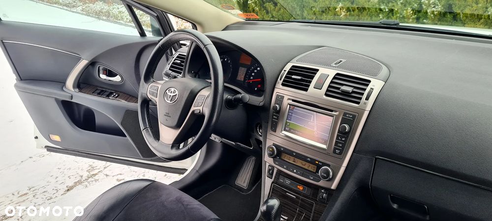 Toyota Avensis 1.8 Multidrive S Executive - 29