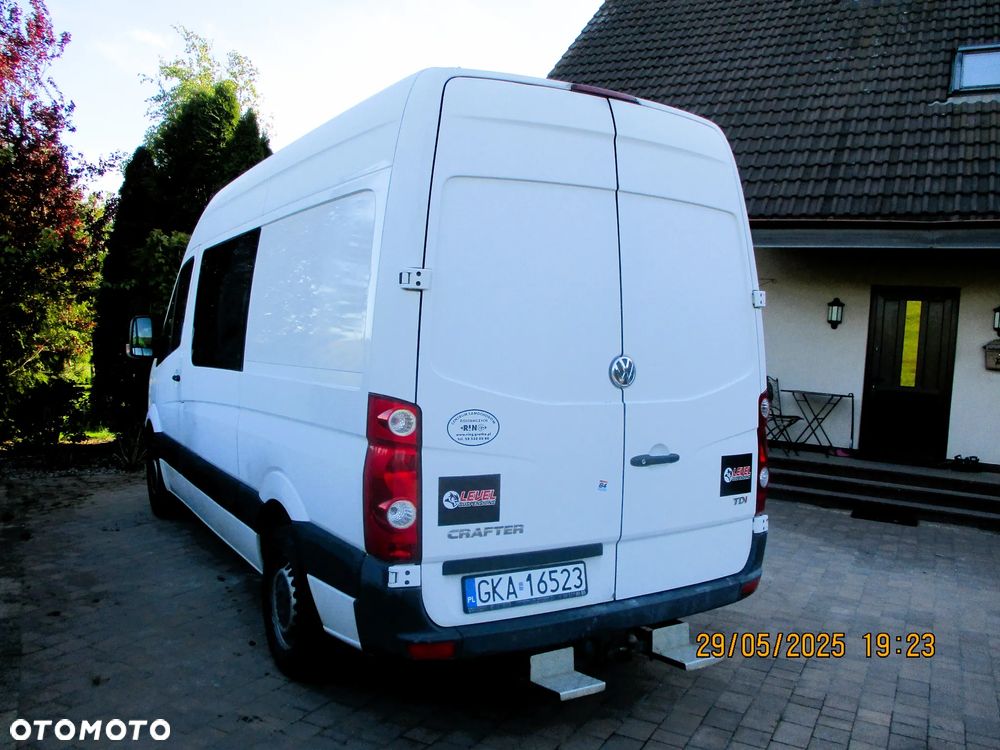 Volkswagen CRAFTER 2,0 TDI 6 osób + 2 motocykle - 2