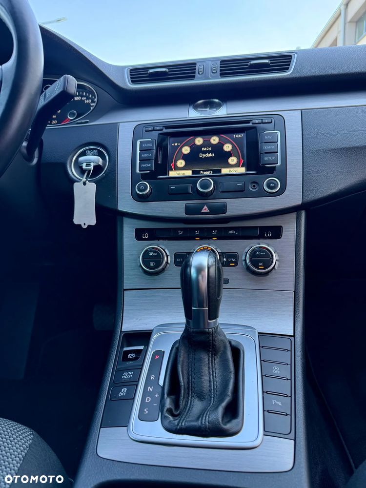 Volkswagen Passat 2.0 Blue TDI DSG SCR Highline - 16