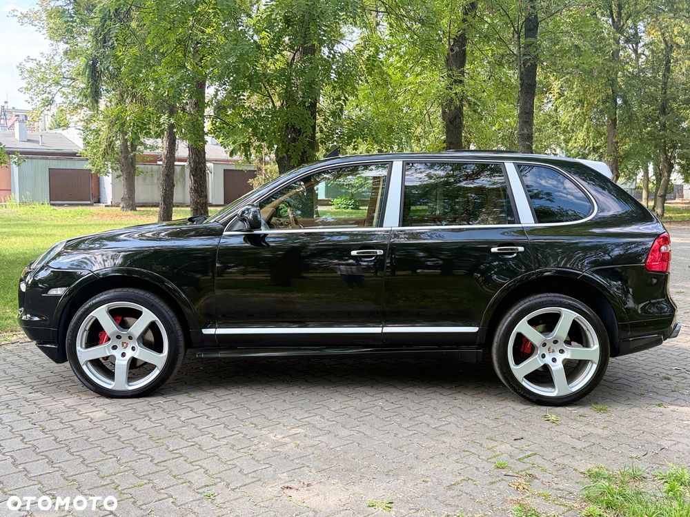 Porsche Cayenne Turbo S - 5