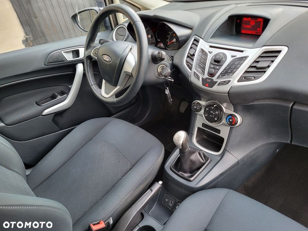 Ford Focus 1.6 Ambiente EU5 - 17
