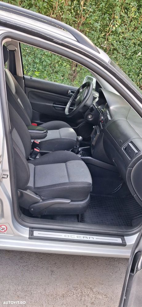 Volkswagen Golf - 8