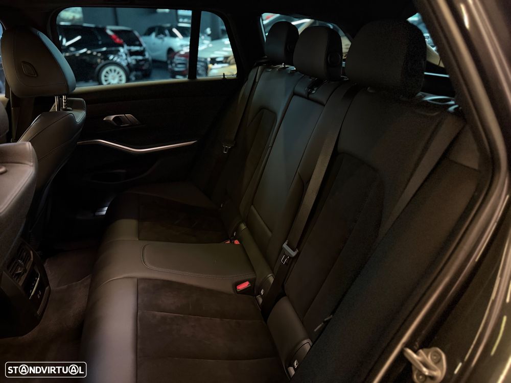 BMW 330 e Aut. M Sport - 22