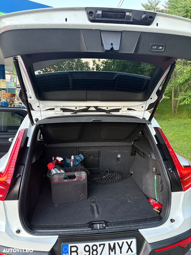 Volvo XC 40 B4 AT8 AWD Mild Hybrid R-Design - 15