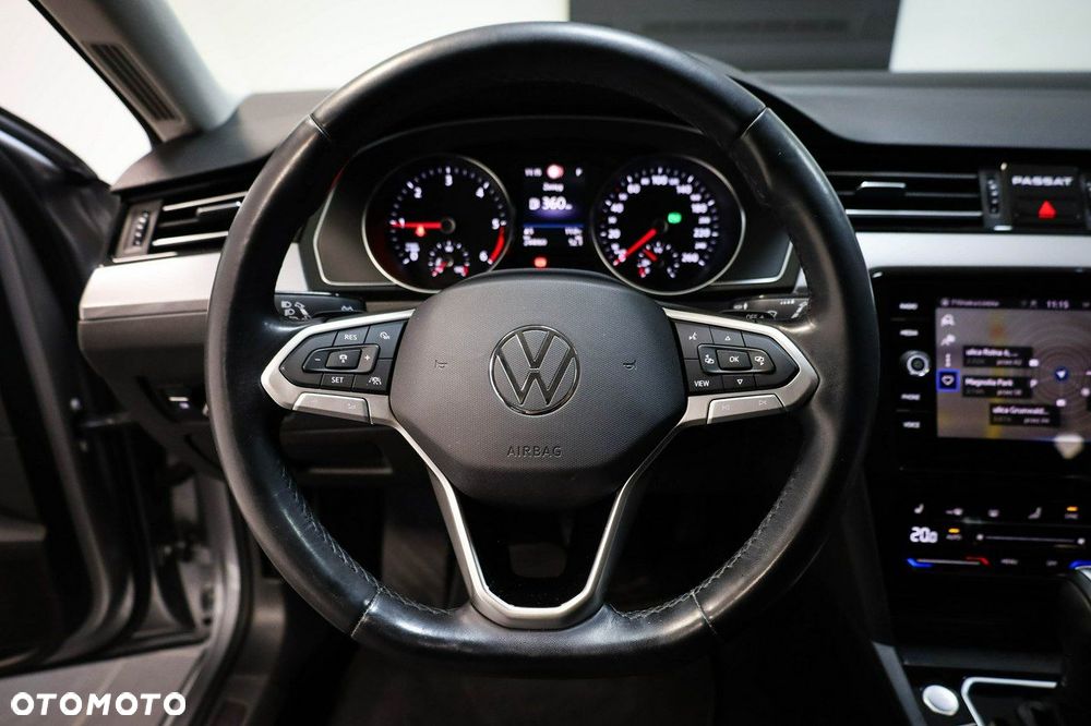 Volkswagen Passat - 19