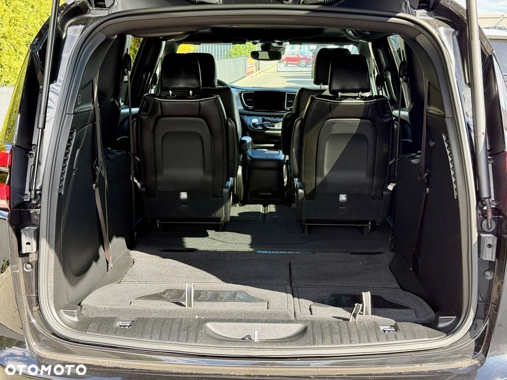 Chrysler Pacifica - 26